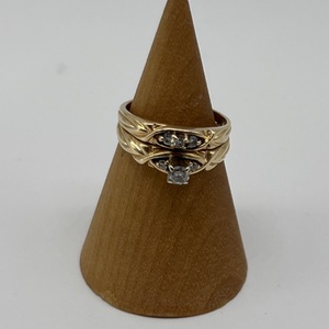 14K YELLOW GOLD RING 3.6G WITH .15 RD DIA 