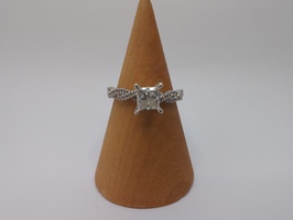 10K WHITE GOLD RING WITH PRINCESS CUT LAB DIAMOND