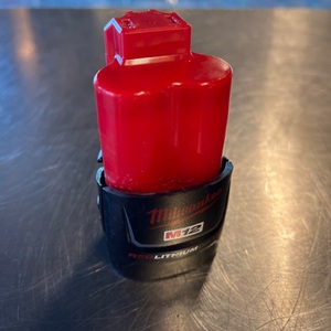 Milwaukee / 48-11-2401 / m12 battery