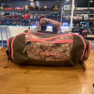 Cabelas pink carrying bag