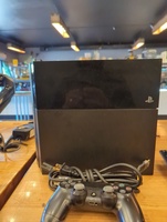  PLAYSTATION 4 500GB WITH CONTROLLER AND CORDS