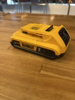 Dewalt 20v/2ah DCB203