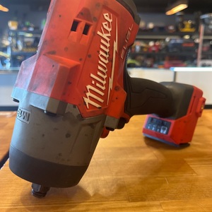 MILWAUKEE / M18 FUEL / 18V Lithium-Ion Brushless Cordless 1/2 in. Impact Wrench 