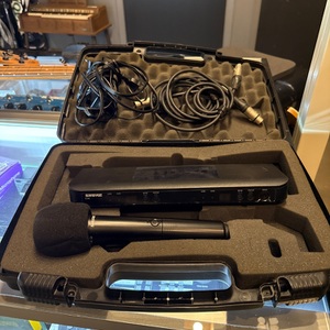 SHURE BLX88/PG58 Dual-Channel Wireless Handheld Microphone System with PG58 Cap
