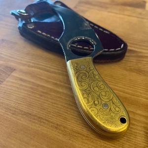 WHITEKNUCKLER / KNIFE WITH BRASS HANDLE