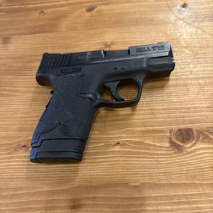 SMITH AND WESSON M&P 9 SHIELD Pistol SEMI-AUTOMATIC 9mm Cal. WITH ONE MAG 