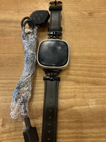FITBIT VERSA 4 W/CHARGER AND 2 BANDS