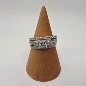 14K WHITE GOLD RING