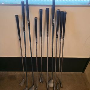 GOLF CLUB SET