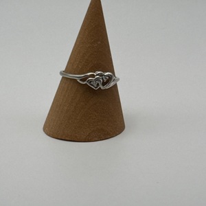 1.80gms Ring 10K WHITE GOLD RING WITH HEARTS AND DIAMOND CHIPS