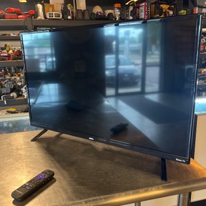 Onn / 100012589 / Roku TV / 32"