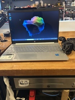  Silver 15.6'' 256GB SSD 8GB RAM i3-11th Gen 