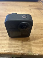 GOPRO MAX NO CHARGER WITH ONE BATTERY