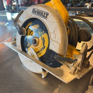 DeWalt / DWE575 / Circular Saw
