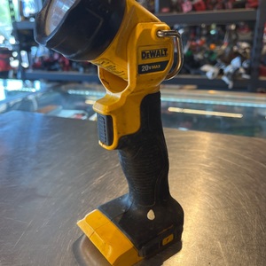 DeWalt / DCL040 / Flashlight