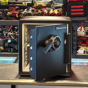 SENTRY SAFE SFW123CS
