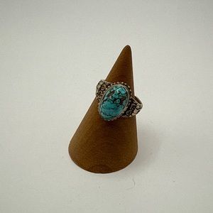 STERLING SILVER RING W/ OVAL TURQOISE STONE