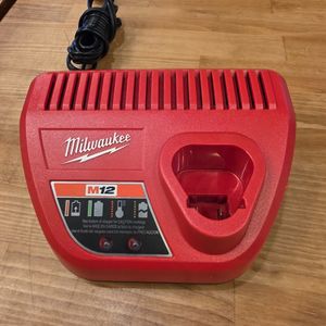 Milwaukee M12 CHARGER