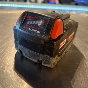 MILWAUKEE / 48-11-1850 / M18 5AH BATTERY