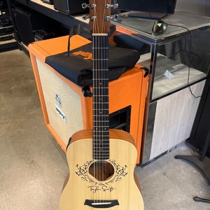 Taylor / TSBT / Taylor Swift Signature / Acoustic Guitar