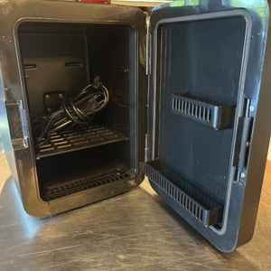 Frigidaire / EFMIS183-SS / Mini Fridge