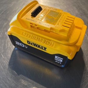 DEWALT / DCB205 / 5.0AH BATTERY