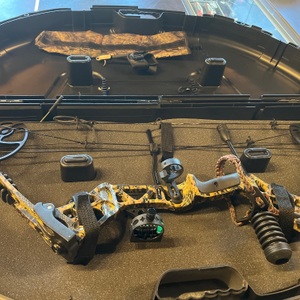 AKCHOER / COMPOUND BOW