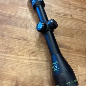 BUSHNELL / BONE COLLECTOR 3-9x40 / SCOPE