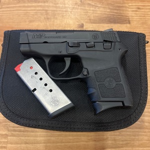 SMITH AND WESSON BODYGAURD 380 WITH TWO MAGAZINES IN SOFT CASE