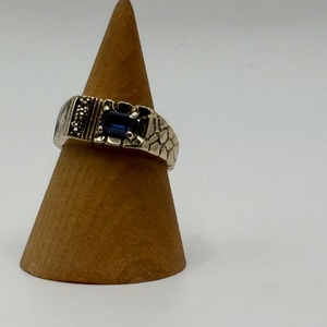 Yellow Gold Ring with blue stone