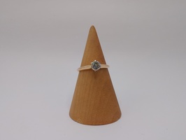 10K YELLOW GOLD RING WITH OPAL 