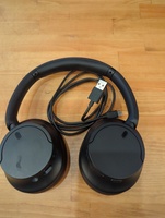 Noise Canceling Wireless Headphones Bluetooth Over The Ear Headset with Micropho