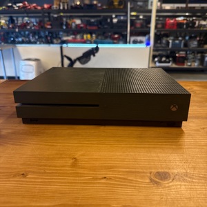 Xbox One Slim 500gb w/ power cord and 1 controller
