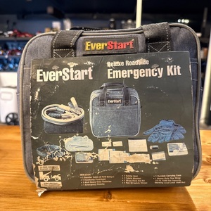  everstart deluxe roadside emergency kit