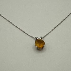 14K  WHITE GOLD 1.10g Necklace with small orange stone 