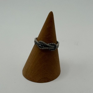 WHITE GOLD RING
