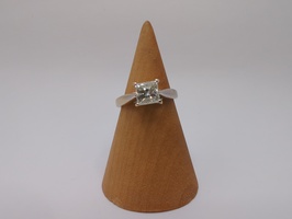 14k WHITE gold ring w/ .88 carat diamond 