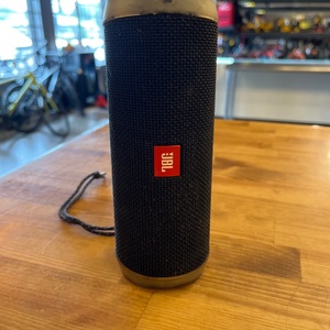 JBL / Flip 4 / Camo