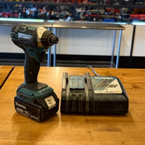 MAKITA 18V 1/4INCH IMPACT DRIVER