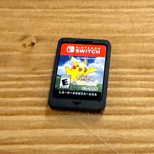 NINTENDO SWITCH LETS GO PIKACHU