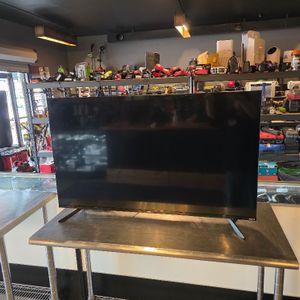 ONN 50" SMART TV WITH REMOTE 