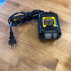 DEWALT DCB1102 12V/20V BATTERY CHARGER