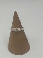  1.9 GRAMS STERLING SILVER RING WITH 10K BHG LEAVES AND STONE IN THE MIDDLE 