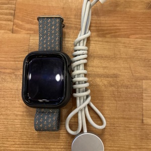  APPLE WATCH SERIES 7 45MM WITH CHARGER