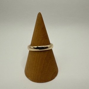 4.6g 14k yellow gold plain band