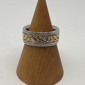 925 STERLING SILVER RING WITH GOLD WINDING DESGIN IN CENTER