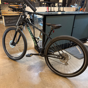  SPECIALIZED / ROCK HOPPER / XL MOUNTAIN BIKE / BLACK