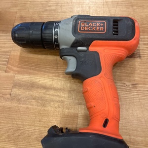  Black & Decker BCD702 DRILL