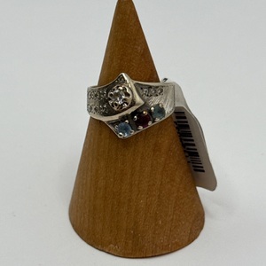4.50gms 10K WHITE GOLD RING WITH MULTI COLORED STONES 
