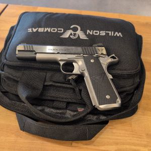 WILSON COMBAT VICKERS ELITE .45 ACP 1911 IN ORIGINAL BAG WITH 3 MAGS